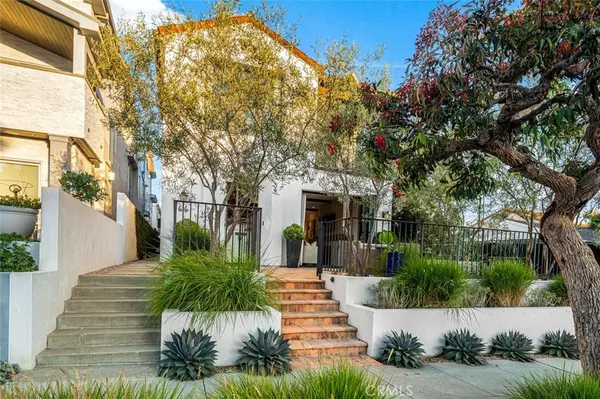 Corona Del Mar, CA 92625,616 Narcissus AVE