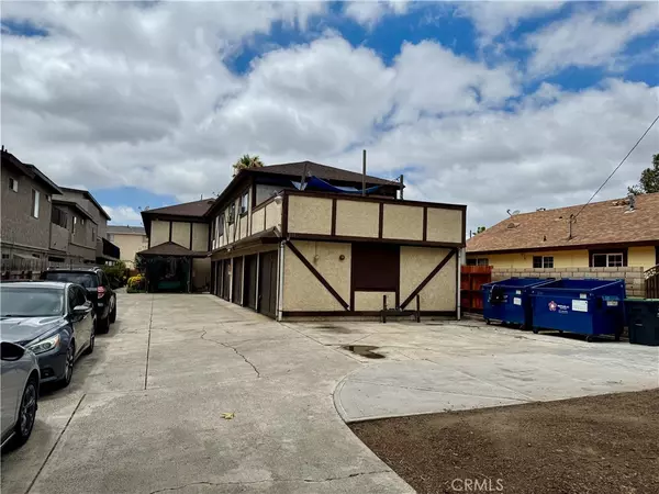 Santa Ana, CA 92703,810 S Flower ST