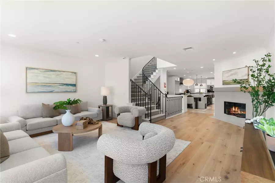 302 Carnation AVE, Corona Del Mar, CA 92625