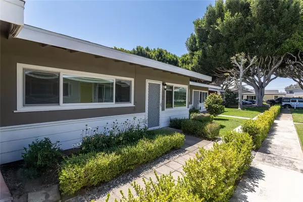 Newport Beach, CA 92663,1700 Clay ST #1704