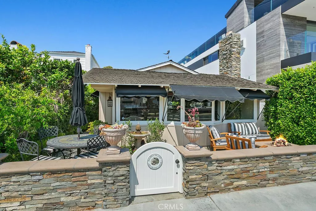 Newport Beach, CA 92662,225 Grand Canal