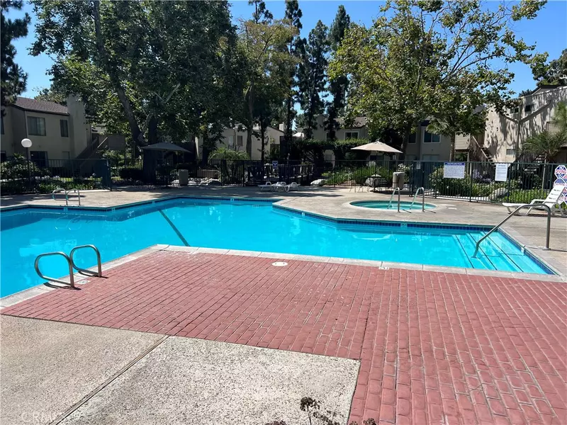 1350 F Cabrillo Park DR #F, Santa Ana, CA 92701