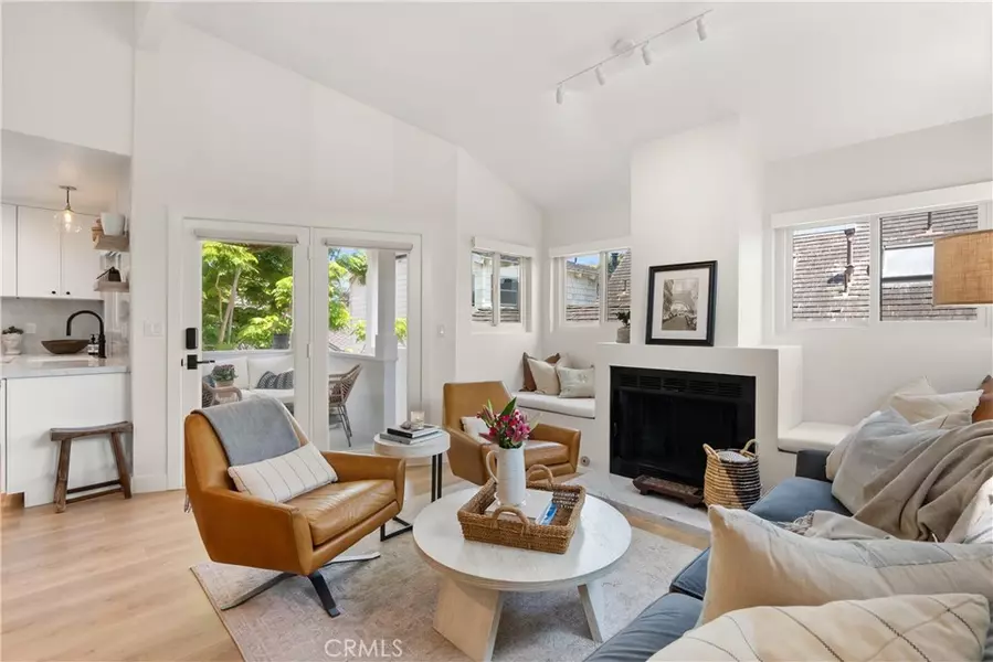 617 1/2 Acacia AVE, Corona Del Mar, CA 92625