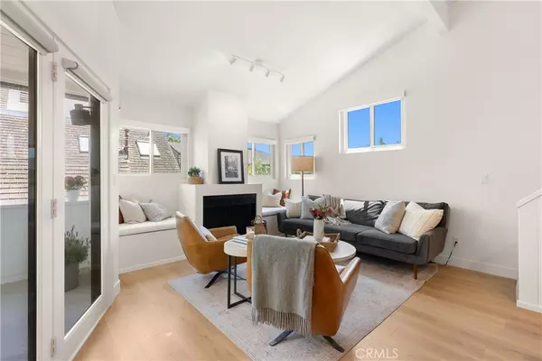 Corona Del Mar, CA 92625,617 1/2 Acacia AVE