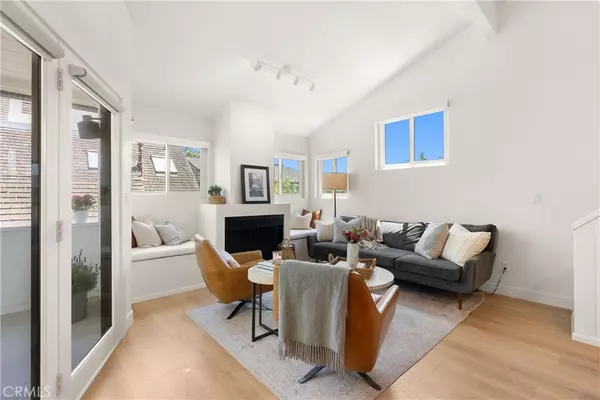 Corona Del Mar, CA 92625,617 1/2 Acacia AVE