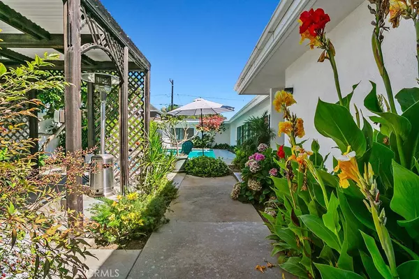 Newport Beach, CA 92663,438 Tustin AVE