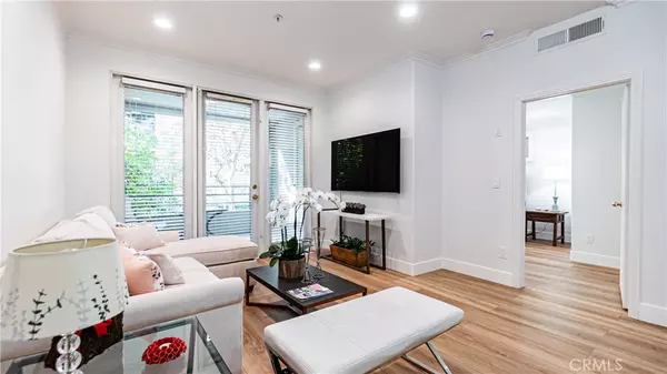 2233 Martin #109, Irvine, CA 92612