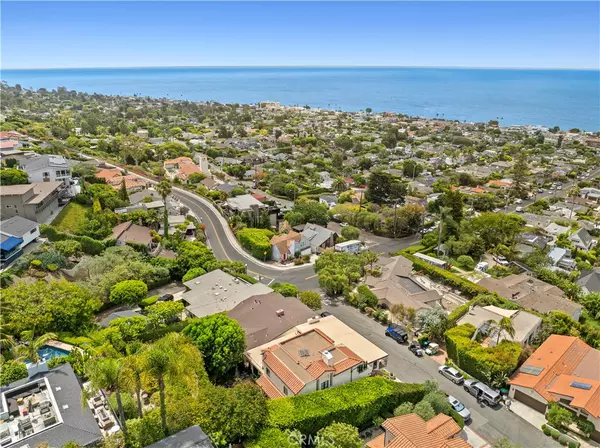 Laguna Beach, CA 92651,844 Temple Hills DR