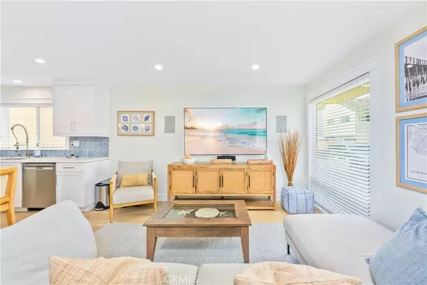 Newport Beach, CA 92661,206 Adams ST #1