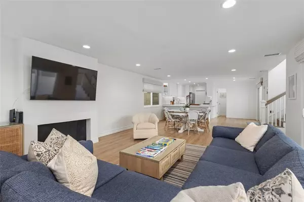 Newport Beach, CA 92663,255 Colton ST