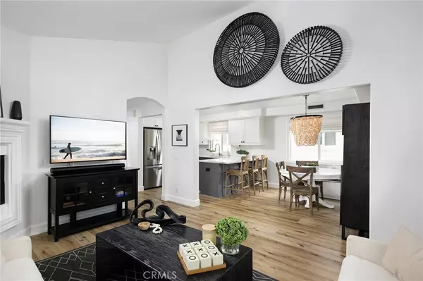 Corona Del Mar, CA 92625,618 Iris AVE #B