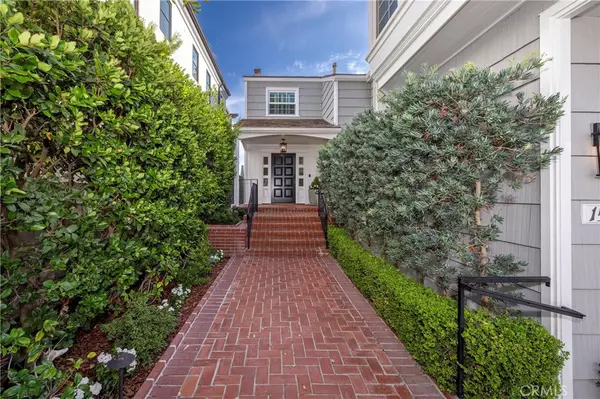 Newport Beach, CA 92661,1516 E Oceanfront