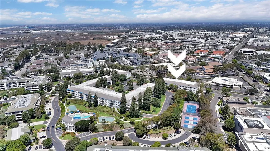 Newport Beach, CA 92663,200 McNeil #9