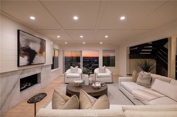 San Clemente, CA 92672,303 E Avenida Cordoba