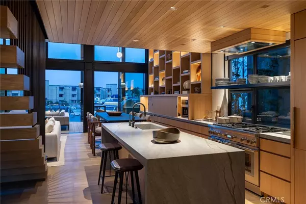 Newport Beach, CA 92663,2910 Lafayette AVE