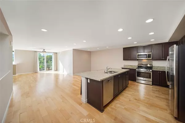 Irvine, CA 92612,87 Waldorf