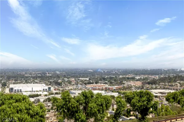 Signal Hill, CA 90755,2700 E Panorama DR #208