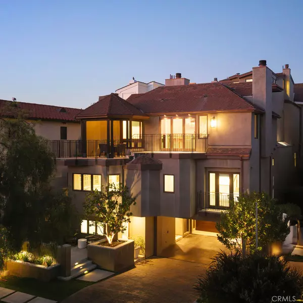 2204 Waterfront DR, Corona Del Mar, CA 92625