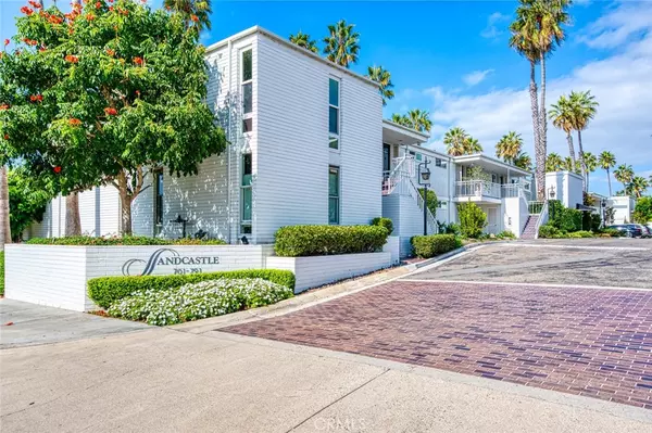 Corona Del Mar, CA 92625,737 Avocado Avenue