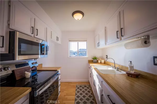 Huntington Beach, CA 92647,16637 Viewpoint LN