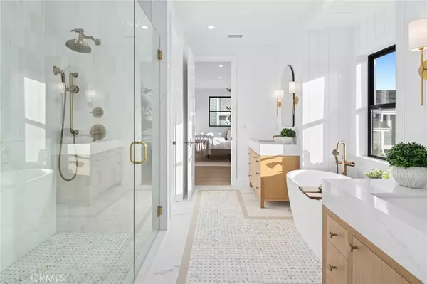 Costa Mesa, CA 92627,275 Walnut