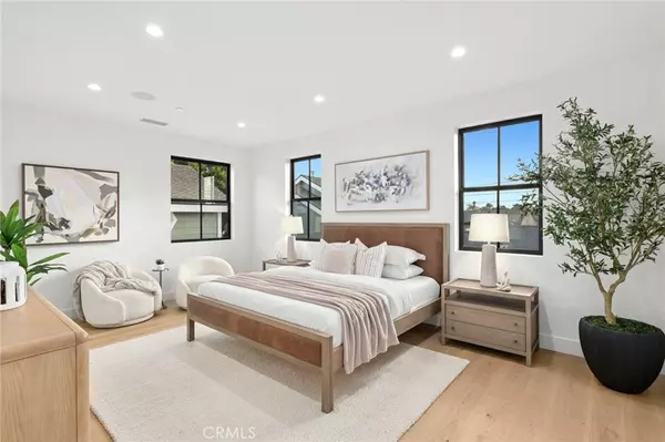 Costa Mesa, CA 92627,275 Walnut