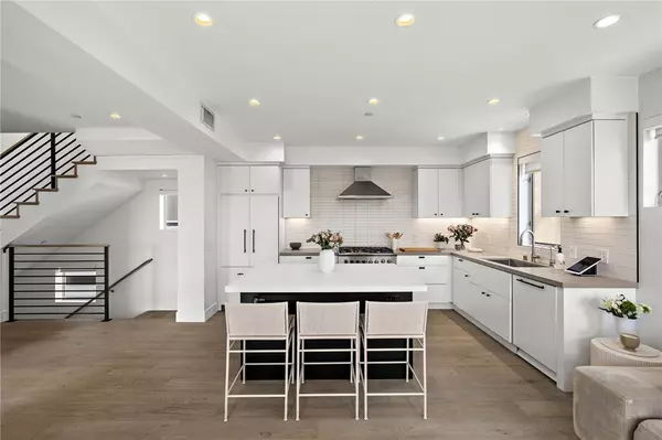 Newport Beach, CA 92663,210 1/2 Orange ST