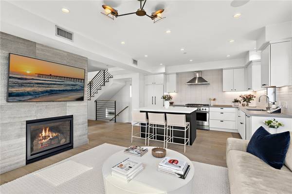 210 1/2 Orange ST, Newport Beach, CA 92663