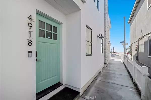 Newport Beach, CA 92663,4918 SEASHORE DR
