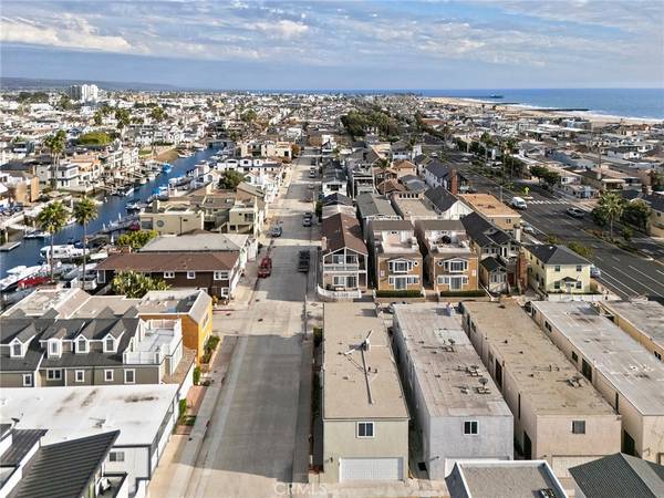 Newport Beach, CA 92663,213 41st