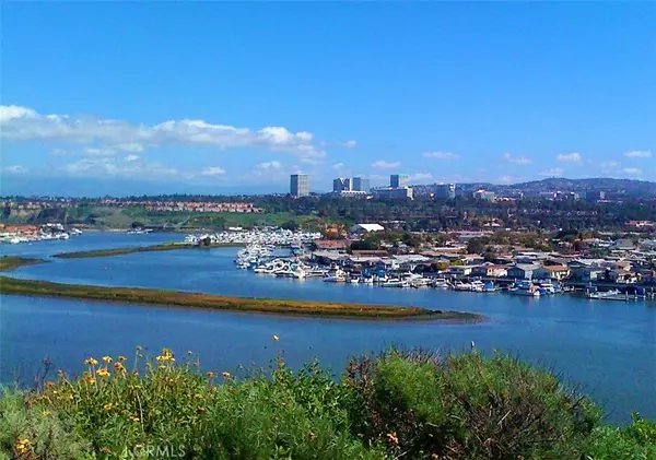 Newport Beach, CA 92660,265 Mayflower