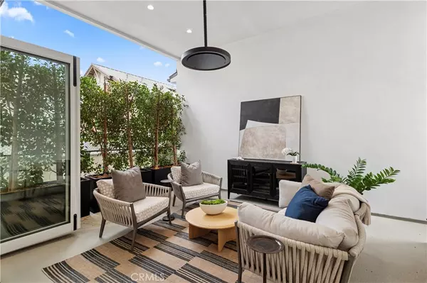 Corona Del Mar, CA 92625,508 1/2 Acacia