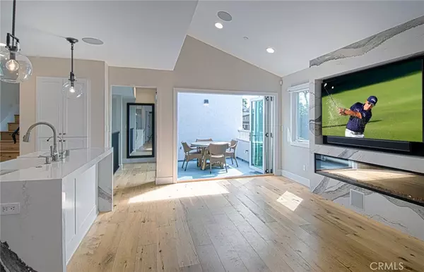 Corona Del Mar, CA 92625,503 1/2 Poinsettia