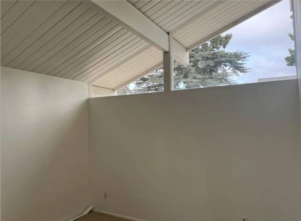 Tustin, CA 92780,1081 Wass