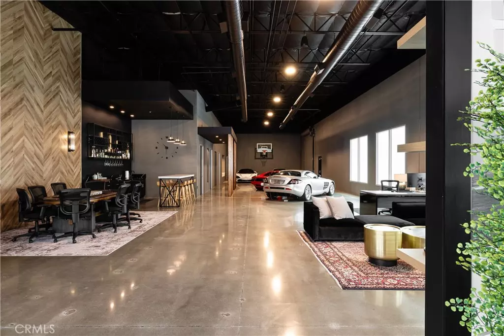 Irvine, CA 91618,9550 Research DR #23