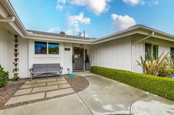 Costa Mesa, CA 92626,2879 Club House Rd