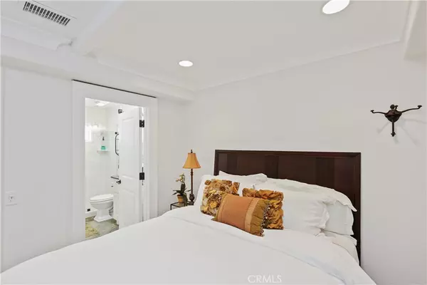 Corona Del Mar, CA 92625,516 Poinsettia #B