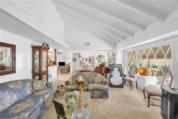 Rossmoor, CA 90720,3162 Inverness DR