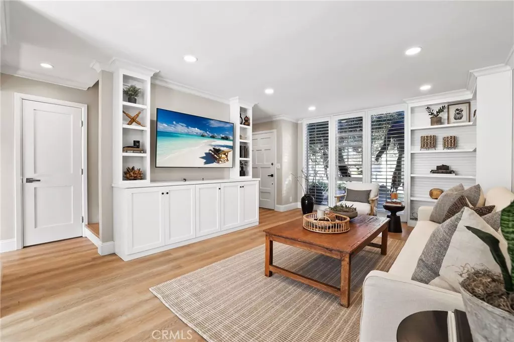 Newport Beach, CA 92660,2209 Vista Huerta