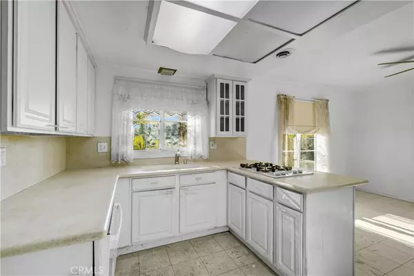 Lake Forest, CA 92630,23141 Tulip ST