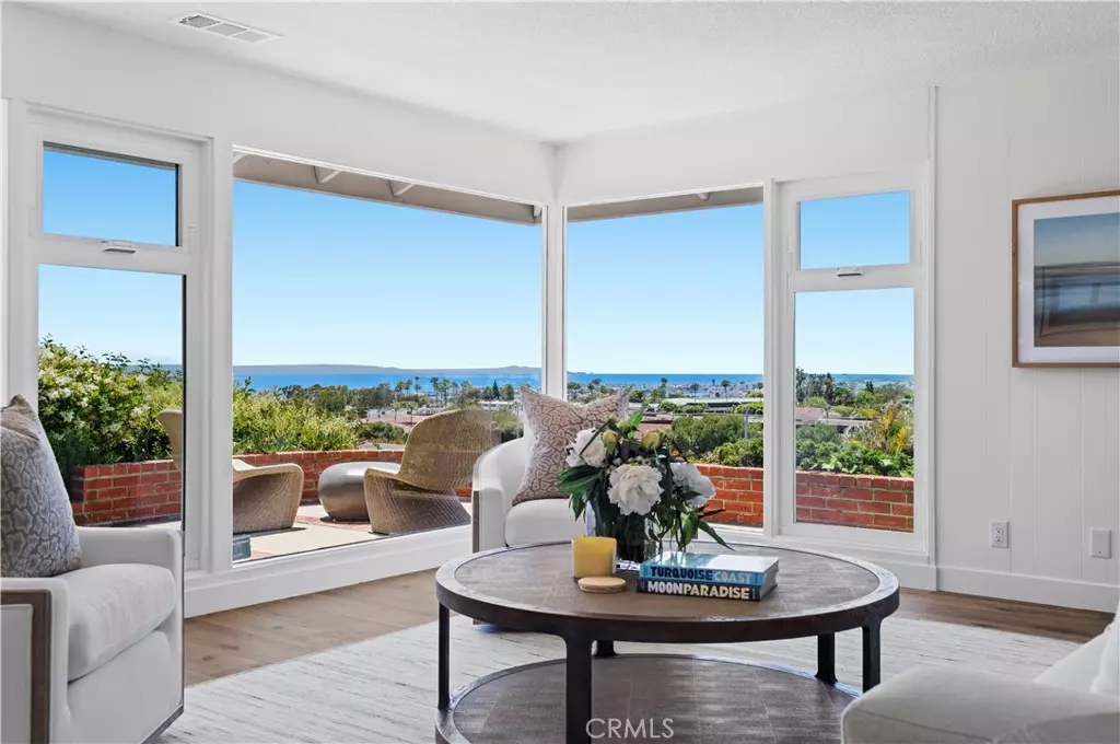 Corona Del Mar, CA 92625,1007 White Sails WAY