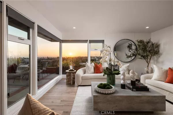 Corona Del Mar, CA 92625,1007 White Sails WAY