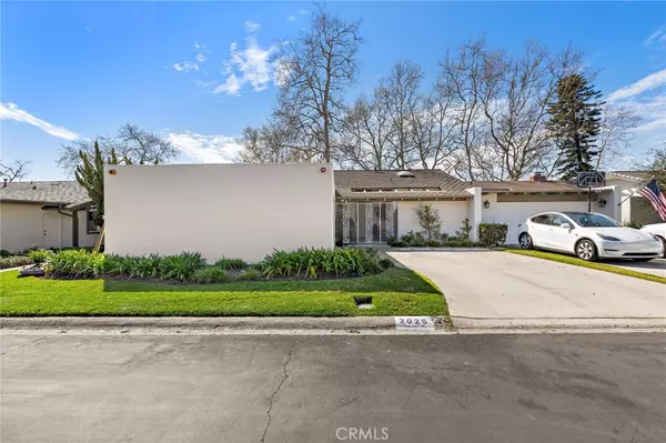 Newport Beach, CA 92660,2025 Vista Cajon