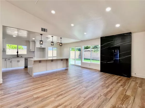 Huntington Beach, CA 92649,17472 Bellport CIR