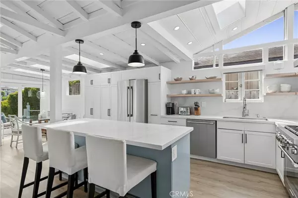 Corona Del Mar, CA 92625,550 Hazel