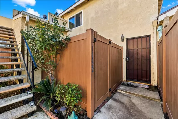 Cerritos, CA 90703,16822 Sierra Vista