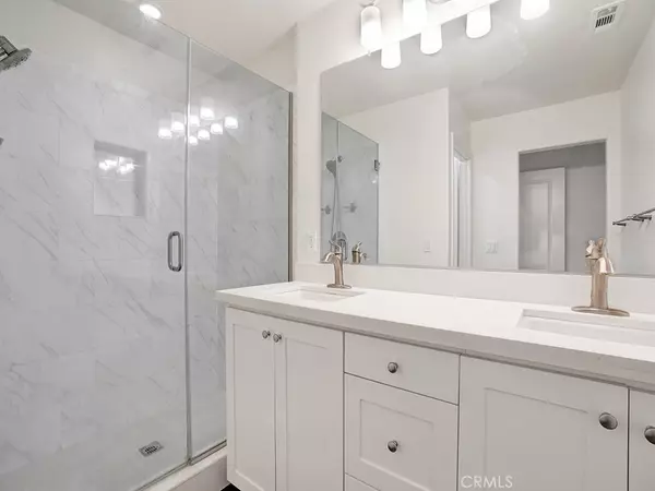 Gardena, CA 90249,15331 Jasmine LN #105