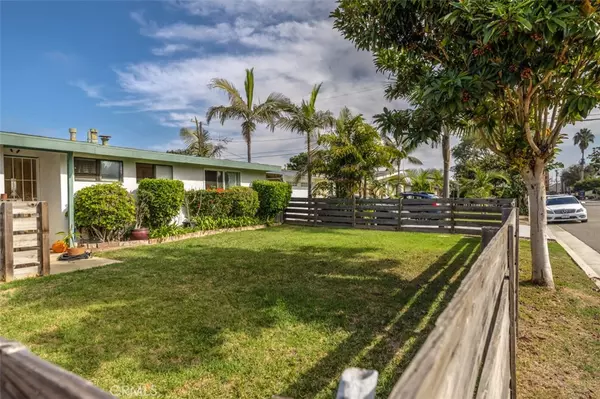 664 Ross ST, Costa Mesa, CA 92627