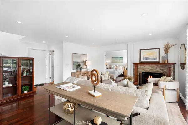 Newport Beach, CA 92660,1008 Buckingham LN #17