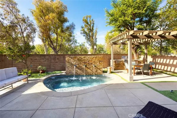 Irvine, CA 92618,20 Ridge Valley